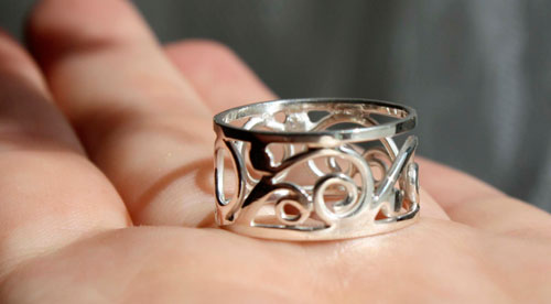 Brocéliande, bague celte avec volutes et spirales en argent