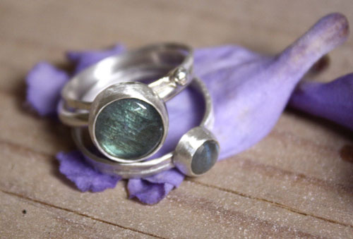 Eclipse lunaire, bague superposable en argent et labradorite