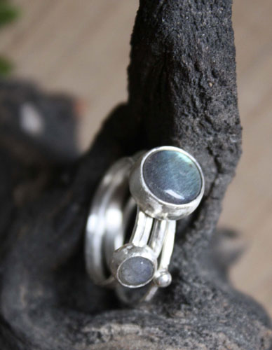 Eclipse lunaire, bague superposable en argent et labradorite