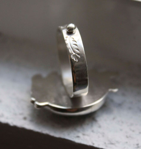 Feuille de mousse, bague forêt d’hiver en argent et agate mousse