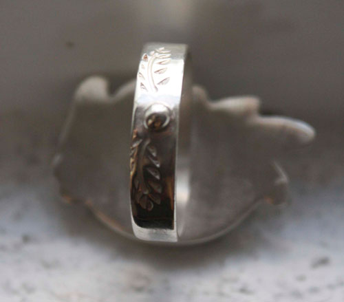 Feuille de mousse, bague forêt d’hiver en argent et agate mousse