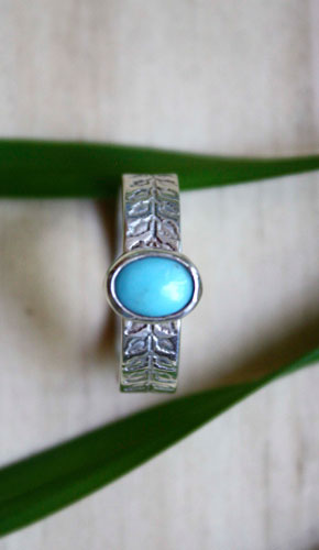 Ipomée, bague gravée de lierre en argent et turquoise