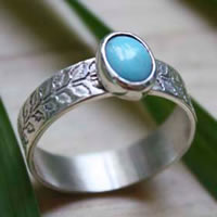 Ipomée, bague gravée de lierre en argent et turquoise