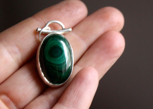 Mousse, pendentif sous-bois magique en argent et malachite