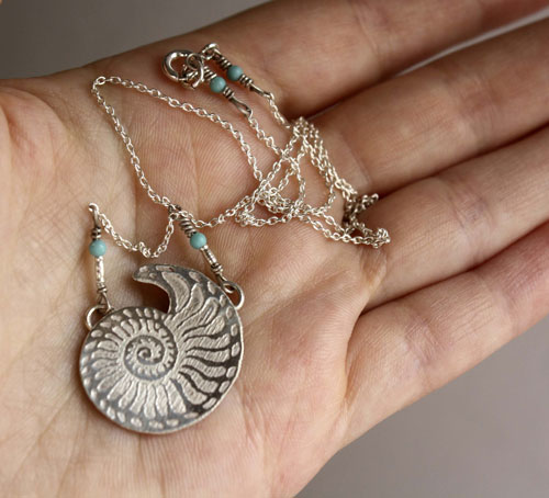 Nautilus, collier coquillage de stabilité et de pérennité en argent