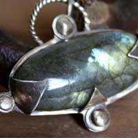 Rose des vents, pendentif boussole viking en argent et labradorite