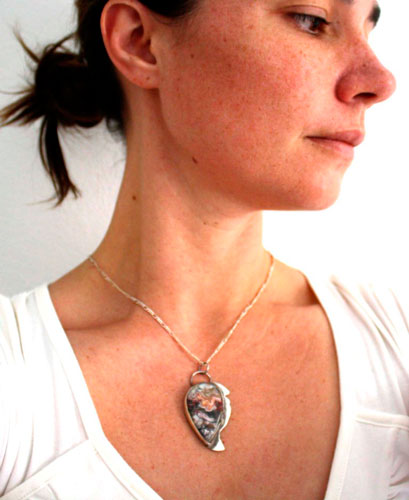 Sayap, pendentif draco volans en argent et agate mexicaine crazy lace