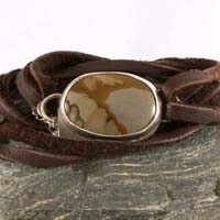 Shandar, bracelet en argent, cuir et jaspe paysage