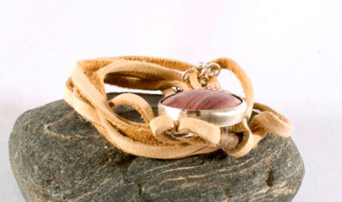 Shina, bracelet sable rouge en argent, cuir et jaspe paysage