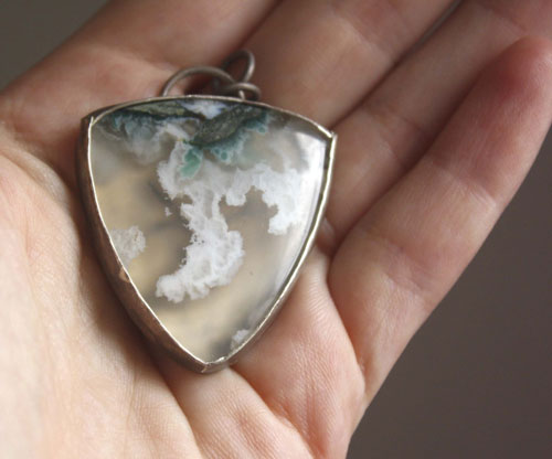 Terre de glace, pendentif banquise en argent et agate mousse