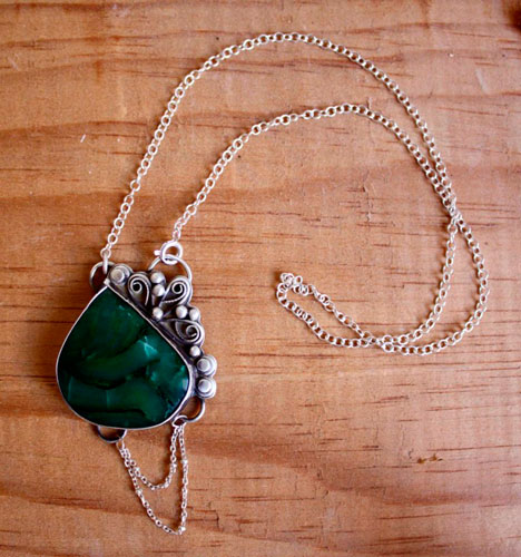 Amazone, collier luxuriance amazonienne en argent et agate verte