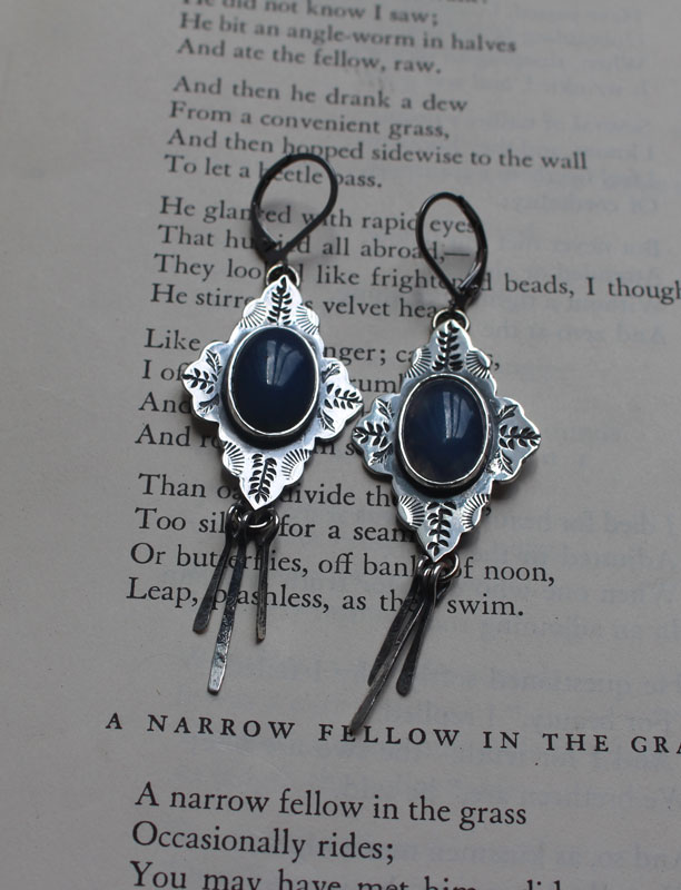 Bohême, boucles d’oreilles orientale en argent et agate bleue