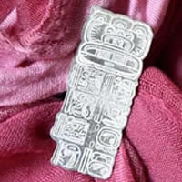 Compte long, broche du calendrier maya en argent