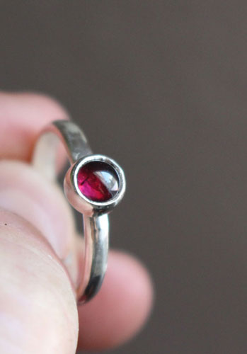 Coquelicot, bague fleur rouge en argent et grenat