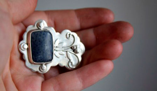 Koralli, broche récif corallien en argent et corail bleu