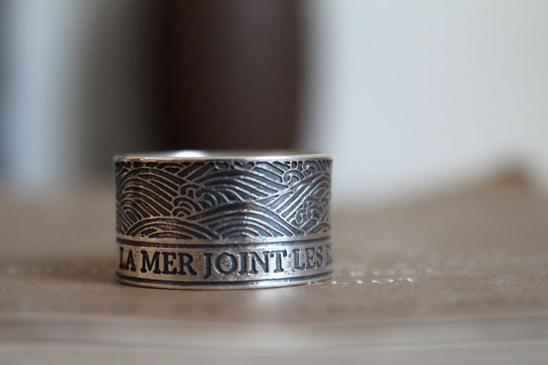 La mer joint les régions qu’elle sépare, bague citation en argent