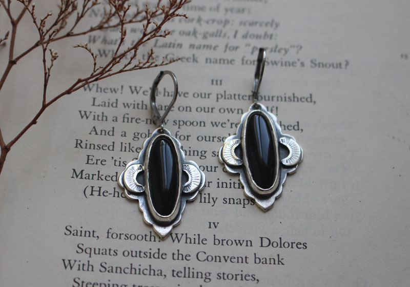 Lune d’onyx, boucles d’oreilles orientales en argent et onyx