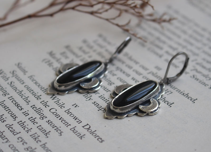 Lune d’onyx, boucles d’oreilles orientales en argent et onyx