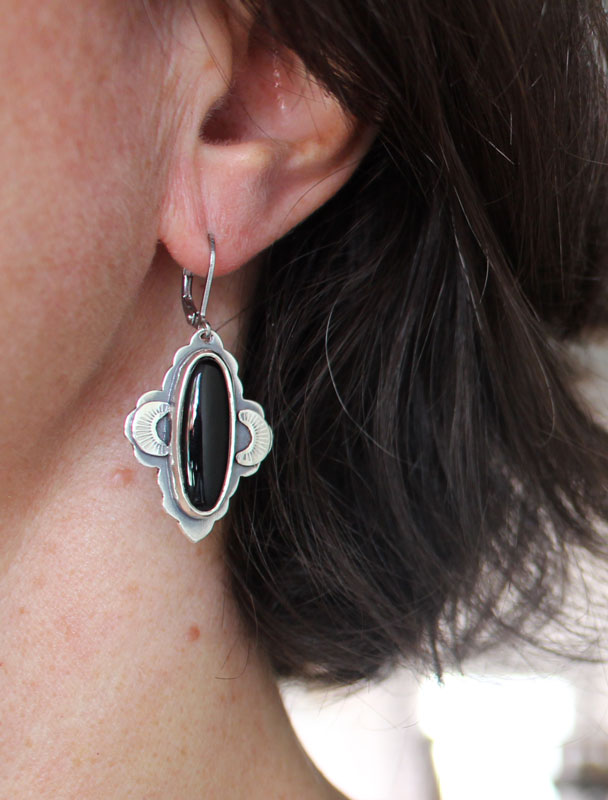 Lune d’onyx, boucles d’oreilles orientales en argent et onyx