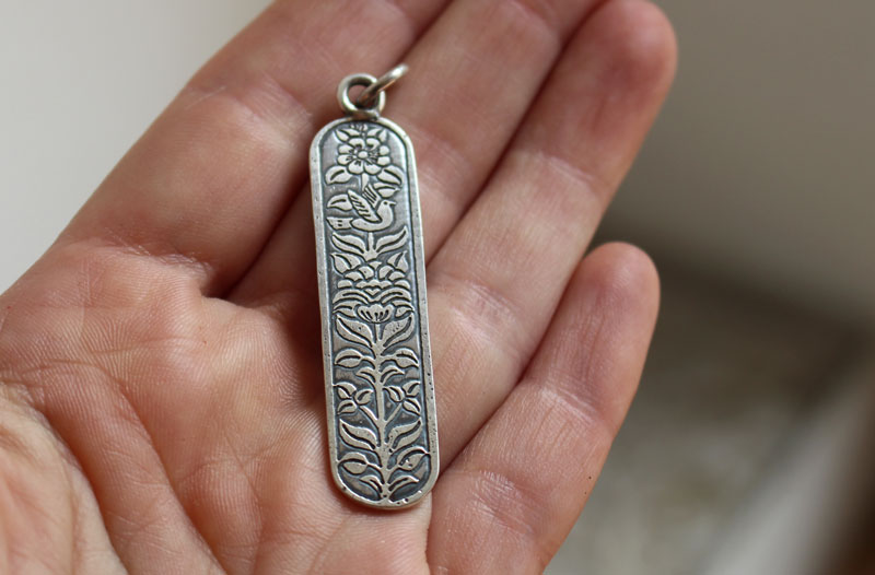 Messager de vie, pendentif oiseau et fleurs en argent