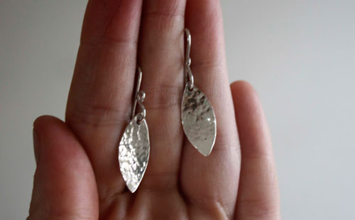 Pétales, boucles d’oreilles pétale de fleur en argent