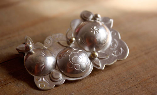 Sakura, broche fleur en argent