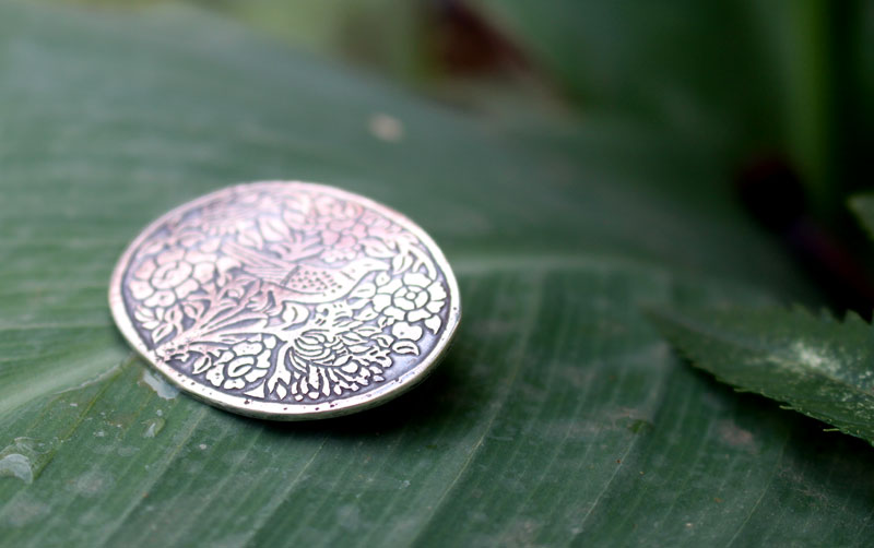 Un chant d’espoir, broche oiseau en argent