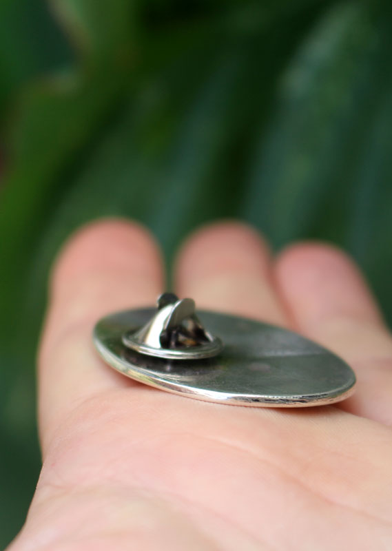 Un chant d’espoir, broche oiseau en argent